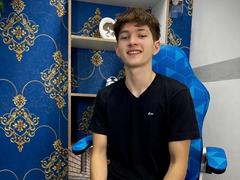 JakeDavins - male webcam at xLoveCam