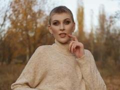 MonicaMassey - blond female webcam at LiveJasmin