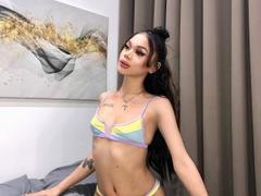 JennaRhodes - shemale with black hair webcam at xLoveCam