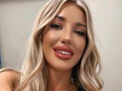JenniferAnnistom - female with brown hair and  big tits webcam at xLoveCam