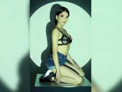 JennyWells - female with black hair and  small tits webcam at xLoveCam