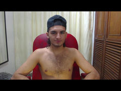 JeronimoMills - male webcam at xLoveCam