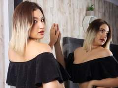 JessieMyer - blond female with  big tits webcam at LiveJasmin