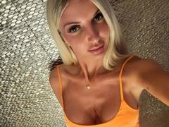 JezzyJizz-hot - blond female webcam at xLoveCam