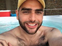 JhonskyLucaoI - male webcam at xLoveCam