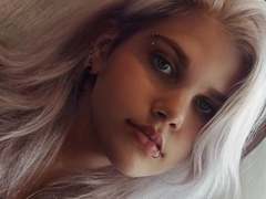 JoannLowe - blond female with  big tits webcam at xLoveCam