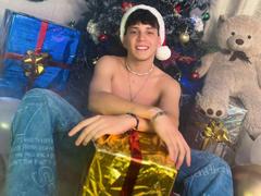 JonathanMoreau - male webcam at xLoveCam