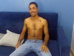 Jossue - male webcam at xLoveCam