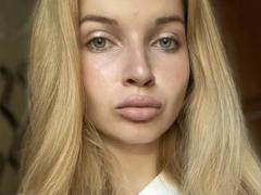 JuiliOnesunray - blond female with  small tits webcam at xLoveCam