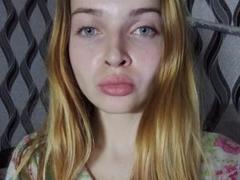 JuiliOnesunray - blond female with  small tits webcam at xLoveCam