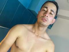 JulCruz - male webcam at xLoveCam