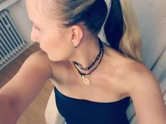 JuleRoxxX-hot from xLoveCam