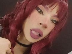 JulesLovets - shemale with black hair webcam at xLoveCam