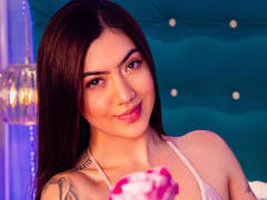 JuliaTaylor - female with brown hair and  small tits webcam at xLoveCam