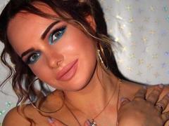 JulyBoomb - blond female webcam at xLoveCam