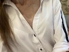 Kabblasha - female with brown hair and  small tits webcam at xLoveCam