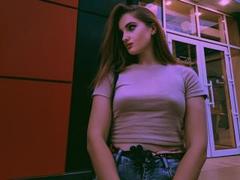 KariMillie - female with brown hair and  small tits webcam at xLoveCam