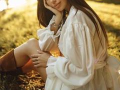 Karish - female with brown hair and  small tits webcam at xLoveCam