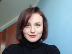 KasandraZ69 - female with brown hair webcam at xLoveCam