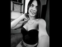 KataleyaSexyX from xLoveCam