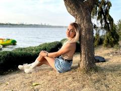 KateOweens - blond female webcam at xLoveCam