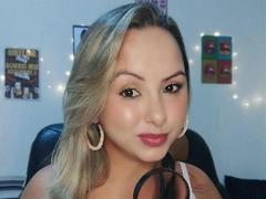 KatePink-hot - blond female webcam at xLoveCam