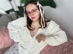 Katniss-hot - female webcam at xLoveCam