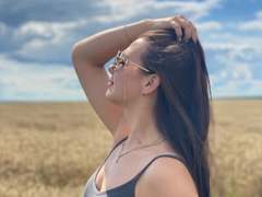 Katrisha69 - female with brown hair webcam at xLoveCam