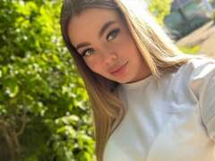 KattyNetty - female with brown hair and  small tits webcam at xLoveCam