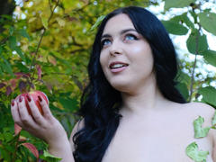 KeiraDark - female with black hair and  small tits webcam at xLoveCam