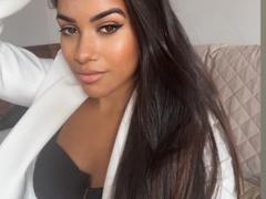 KellyJack - female with brown hair webcam at xLoveCam