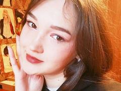 Kembi - female with brown hair webcam at xLoveCam