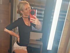 KessyK-hot - blond female webcam at xLoveCam