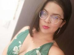 KiaraXo - female with black hair webcam at xLoveCam