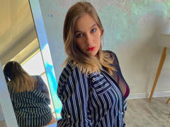 RinDragon - blond female webcam at ImLive