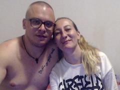 KinkyCoupleSx from xLoveCam