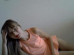 KiraGoldens - female with brown hair and  small tits webcam at xLoveCam