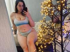 KiraLime - female with brown hair and  small tits webcam at xLoveCam