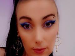 KittyChrs - blond female webcam at xLoveCam