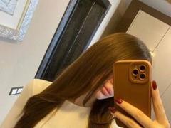 KrisBoo - female webcam at xLoveCam