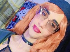 KrissiriWat - shemale webcam at xLoveCam