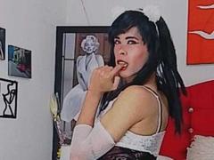 kristalkisslovFun - shemale with black hair webcam at ImLive