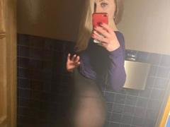 kristinakokietka-hot - blond female webcam at xLoveCam