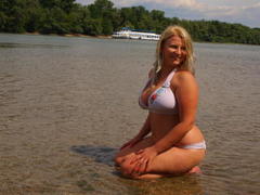 LaMadrina - blond female with  big tits webcam at xLoveCam