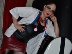 Imperatriza_SADO - female with brown hair and  big tits webcam at ImLive