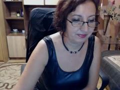 LadyEvelynn - female with brown hair webcam at xLoveCam