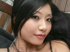 Lady-Tyra - female with black hair webcam at xLoveCam