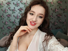 LailaNoire - female with brown hair webcam at xLoveCam
