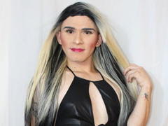 IaraSmithIT - shemale with black hair webcam at ImLive