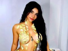 LaurenGoldsRed - female with black hair and  big tits webcam at ImLive